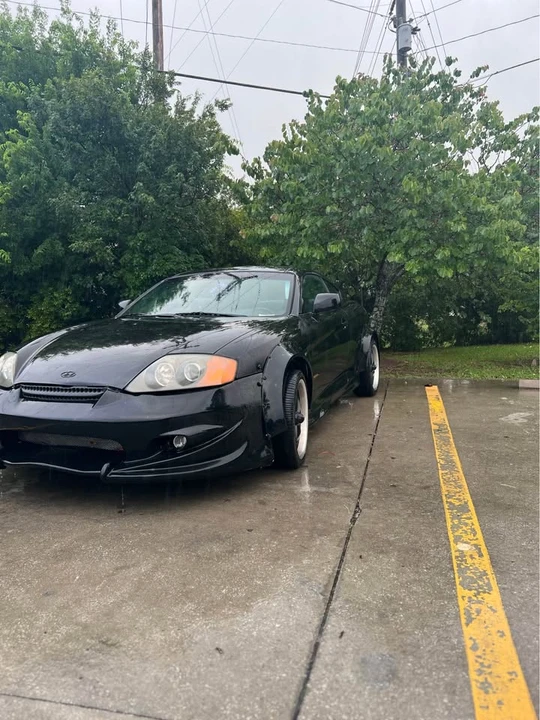 2004 Hyundai Tiburon - Image 3 of 6
