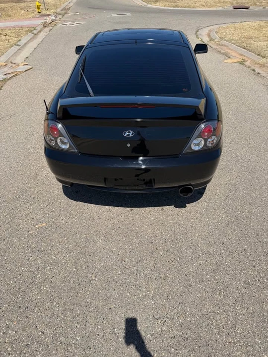 2004 Hyundai Tiburon - Image 5 of 13