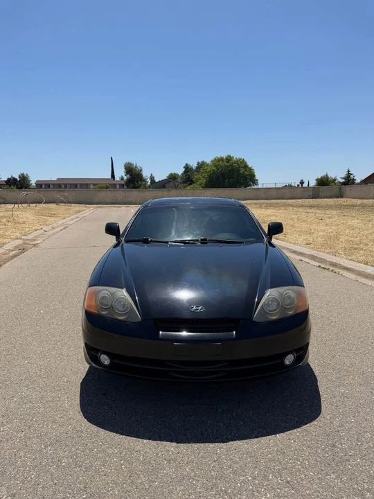2004 Hyundai Tiburon - Image 3 of 13
