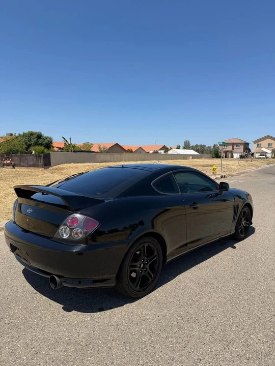 2004 Hyundai Tiburon - Image 4 of 13
