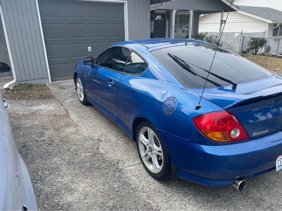2004 Hyundai Tiburon - Image 2 of 5