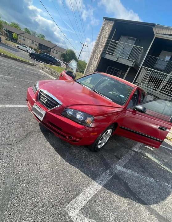 2004 Hyundai Elantra - Image 2 of 13