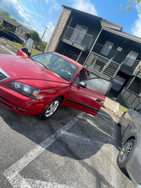 2004 Hyundai Elantra - Image 13 of 13