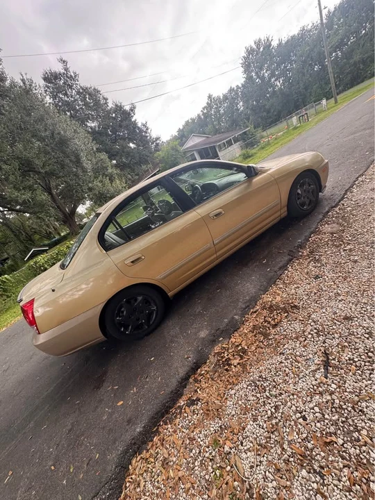 2004 Hyundai Elantra - Image 4 of 7