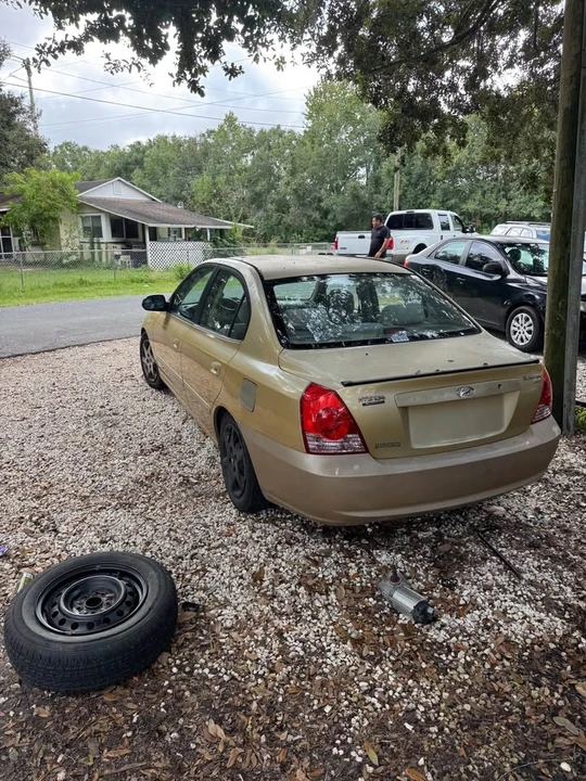 2004 Hyundai Elantra - Image 6 of 7