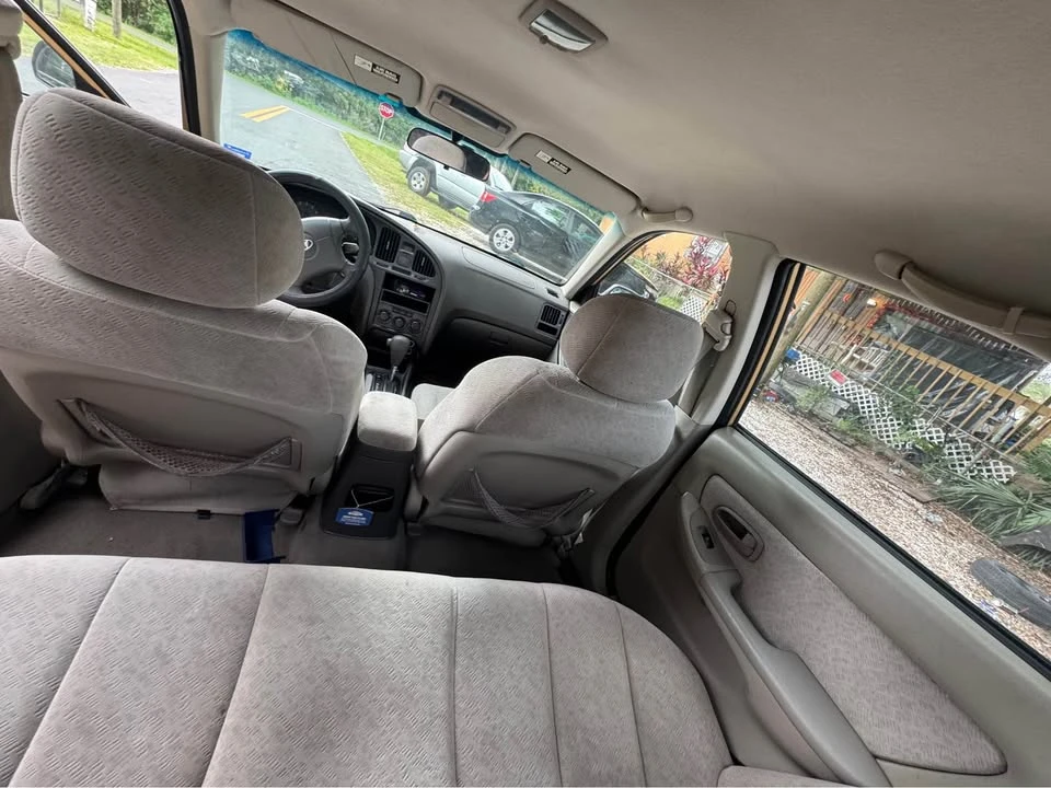 2004 Hyundai Elantra - Image 3 of 7