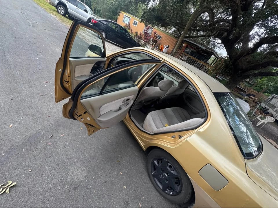 2004 Hyundai Elantra - Image 2 of 7