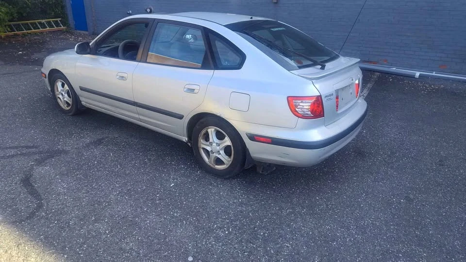 2004 Hyundai Elantra - Image 2 of 6