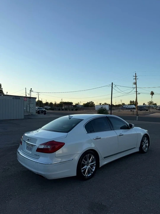 2004 Hyundai Genesis - Image 3 of 8
