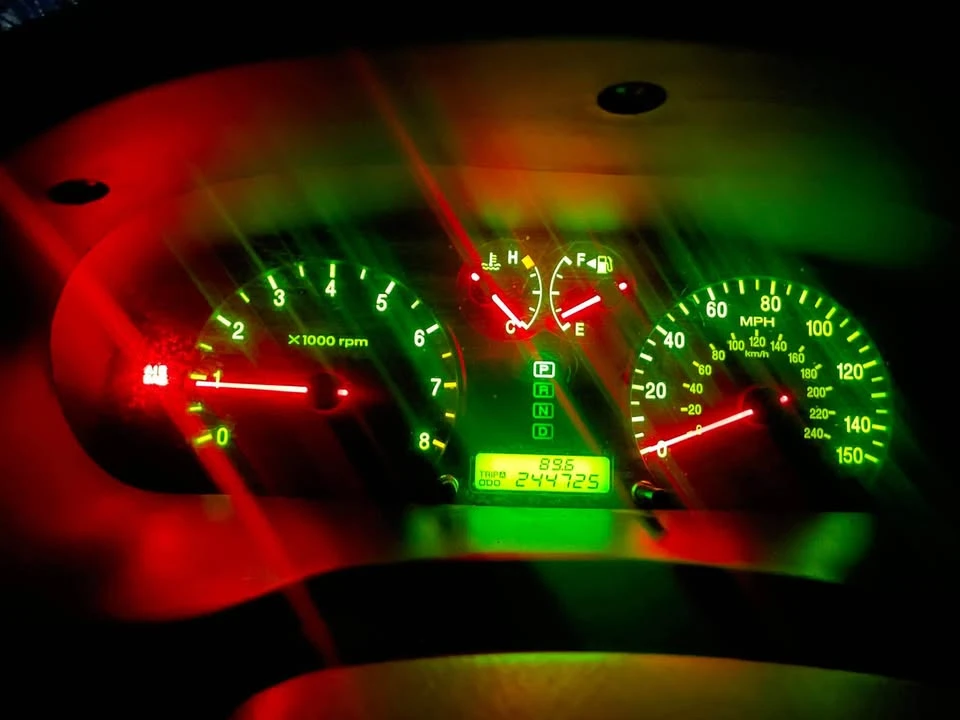 2004 Hyundai Genesis - Image 2 of 7