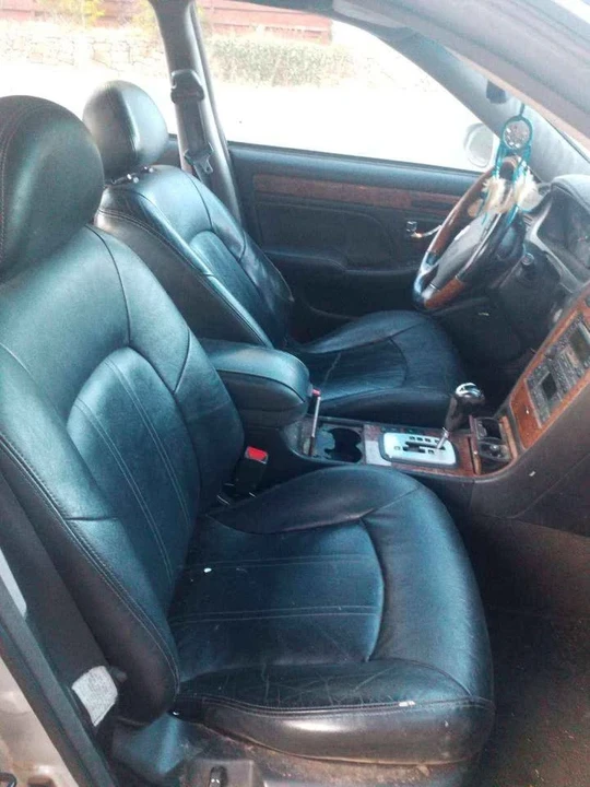 2004 Hyundai Genesis - Image 4 of 5