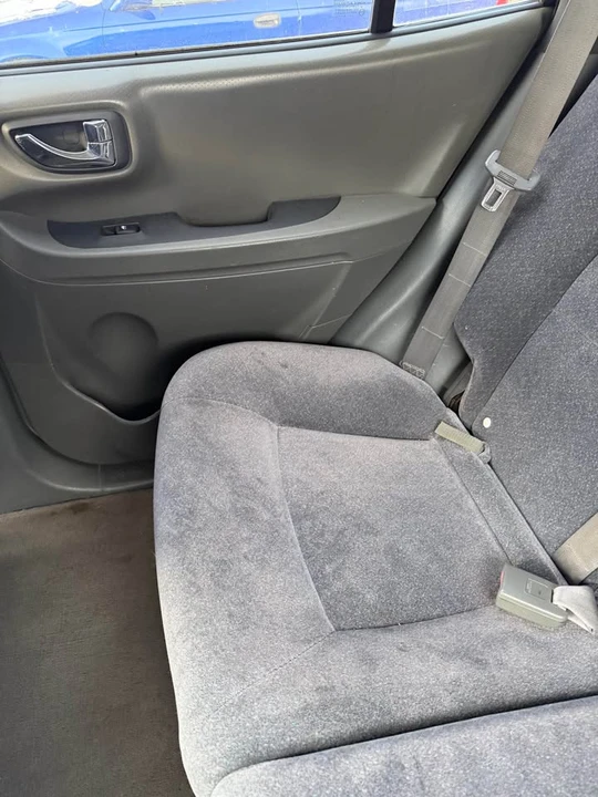 2004 Hyundai Santa Fe - Image 9 of 11