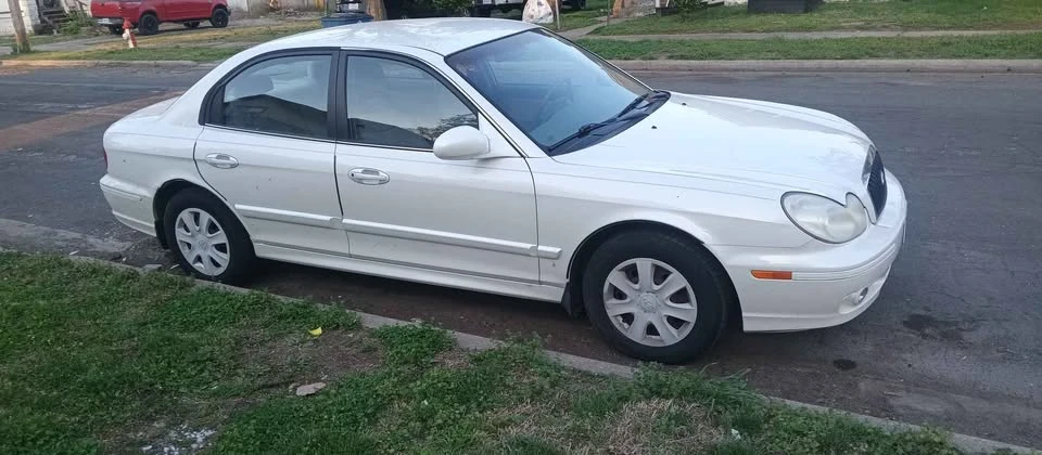 2004 Hyundai Sonata - Image 2 of 5
