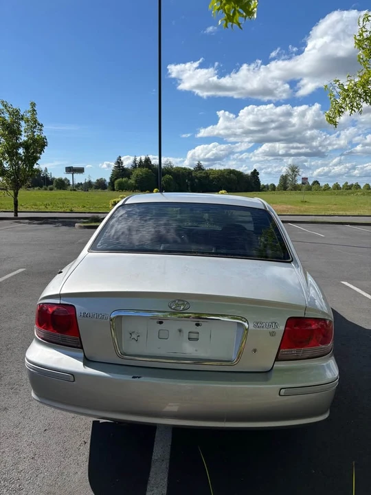 2004 Hyundai Sonata - Image 5 of 12
