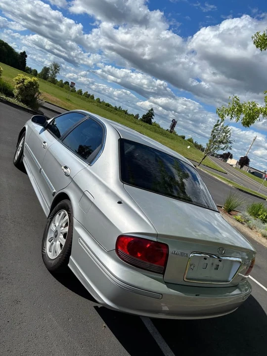 2004 Hyundai Sonata - Image 4 of 12