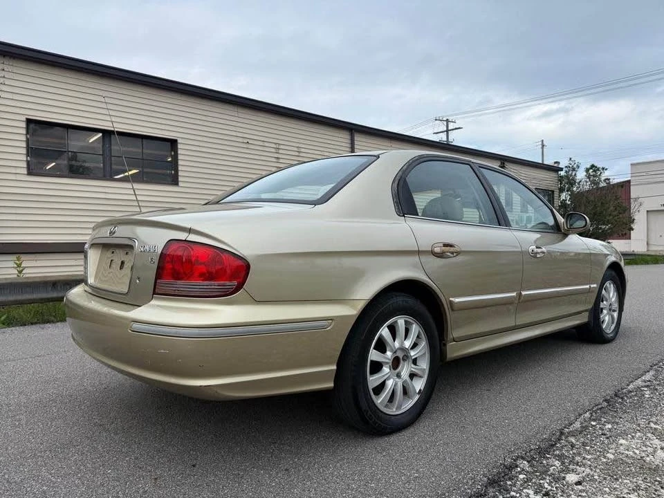 2004 Hyundai Sonata - Image 2 of 11