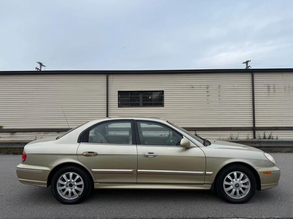 2004 Hyundai Sonata - Image 4 of 11