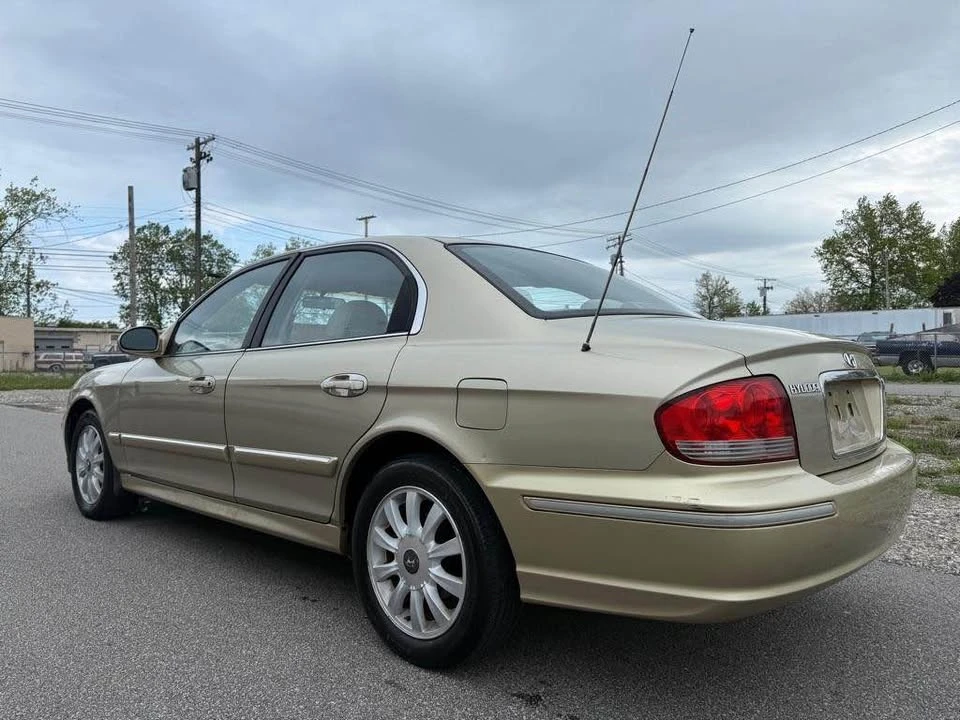 2004 Hyundai Sonata - Image 3 of 11