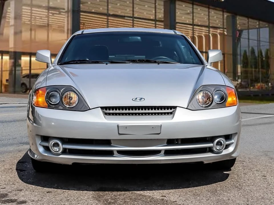 2004 Hyundai Tiburon - Image 2 of 20