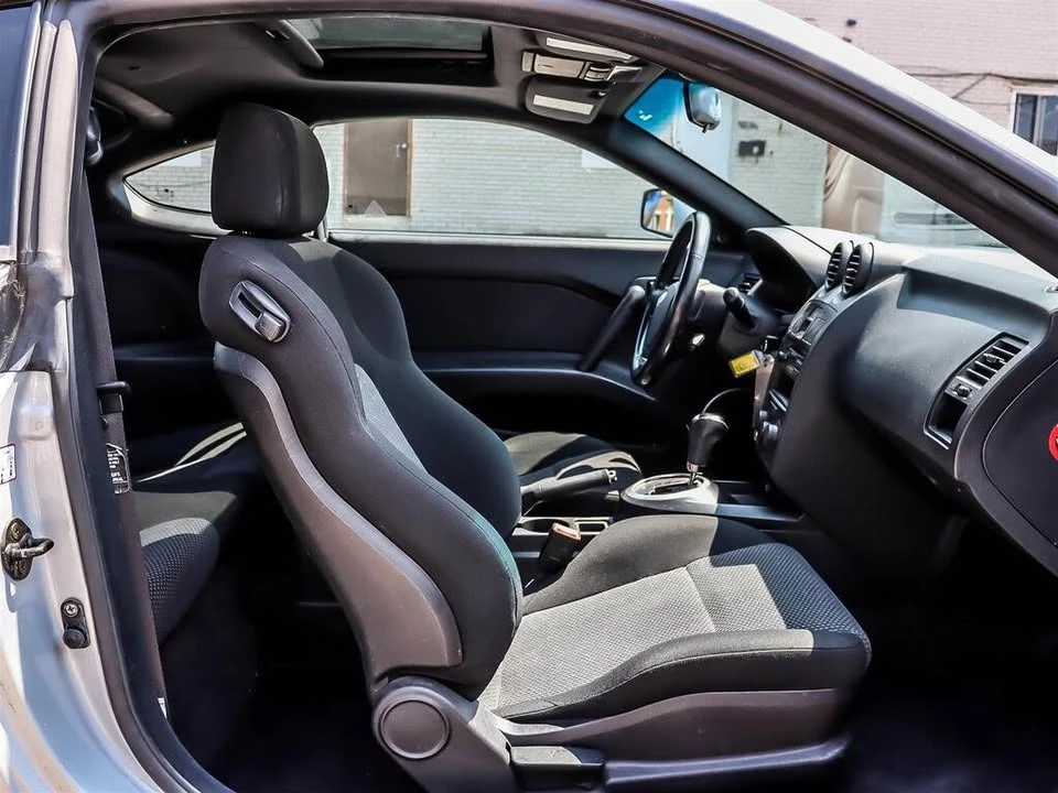 2004 Hyundai Tiburon - Image 12 of 20