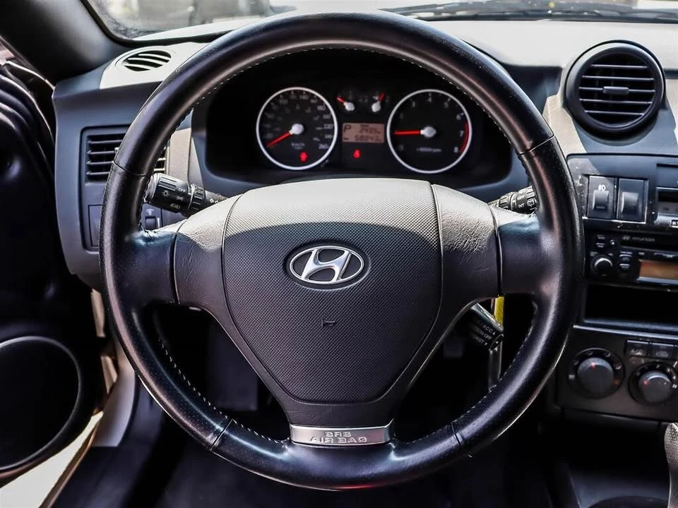 2004 Hyundai Tiburon - Image 9 of 20