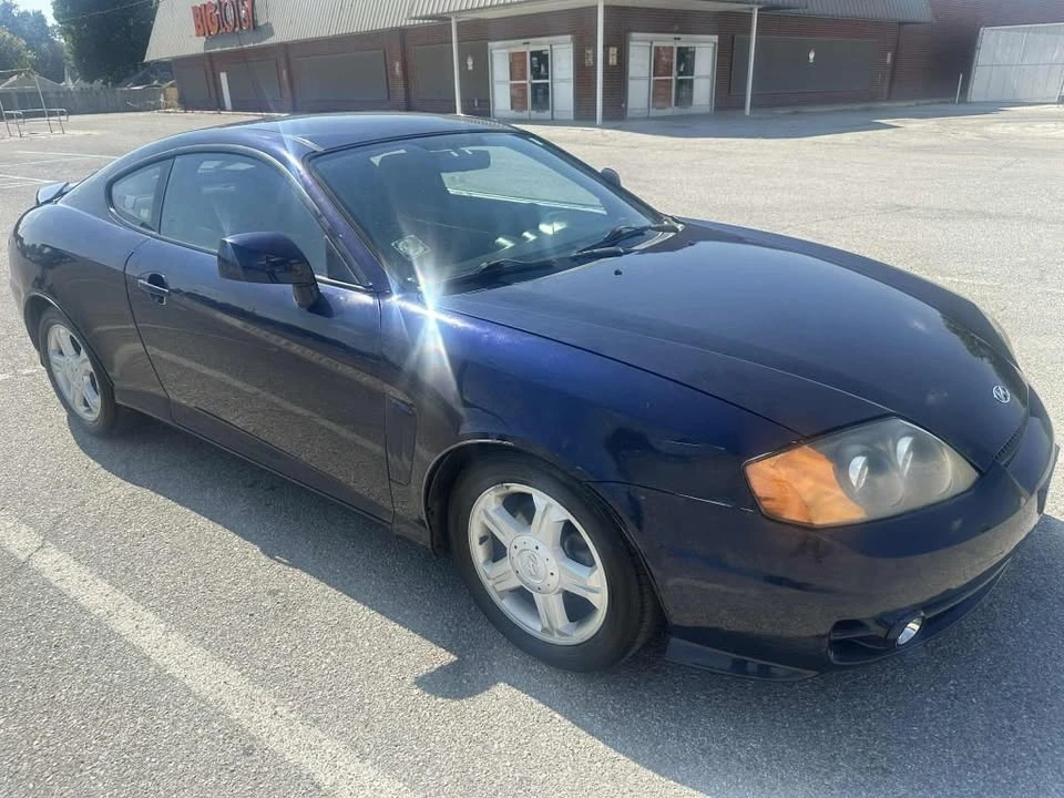 2004 Hyundai Tiburon - Image 8 of 17