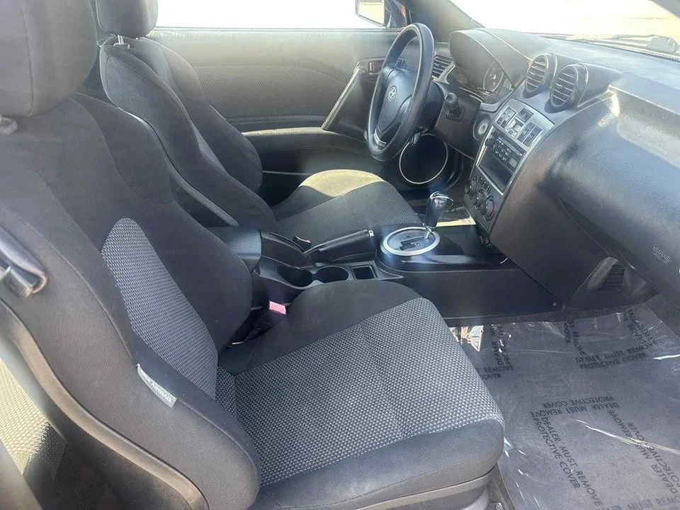 2004 Hyundai Tiburon - Image 11 of 16