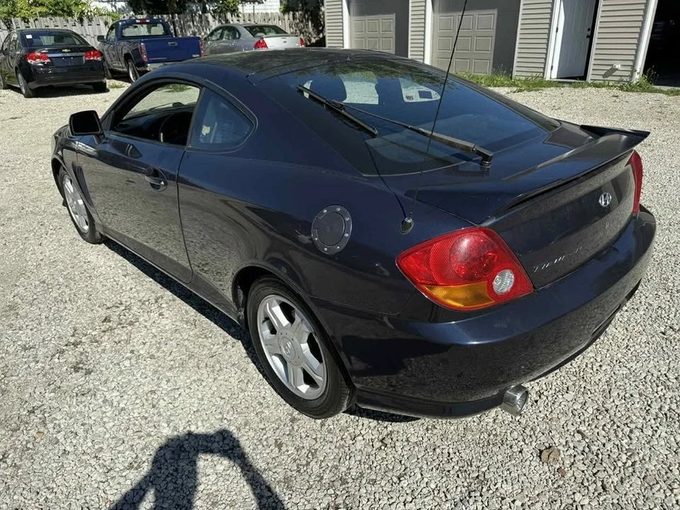 2004 Hyundai Tiburon - Image 6 of 17