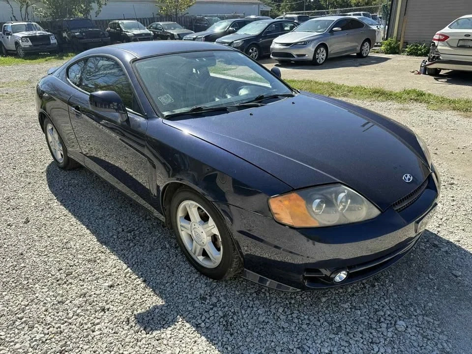 2004 Hyundai Tiburon - Image 2 of 16