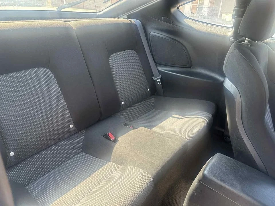 2004 Hyundai Tiburon - Image 12 of 16