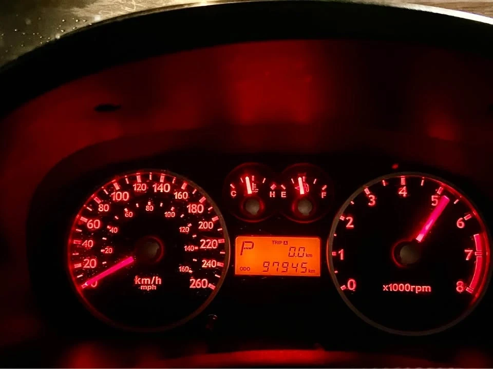 2004 Hyundai Tiburon - Image 5 of 7