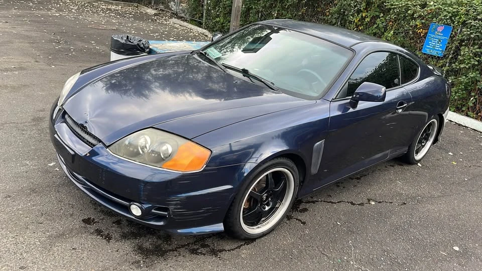 2004 Hyundai Tiburon - Image 2 of 7