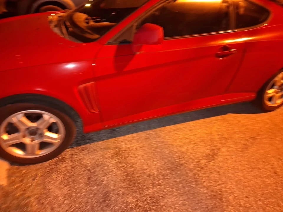 2004 Hyundai Tiburon - Image 3 of 6