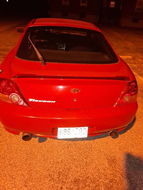 2004 Hyundai Tiburon - Image 4 of 6