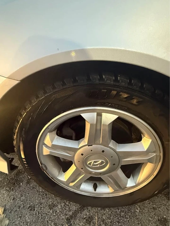 2004 Hyundai Tiburon - Image 9 of 10