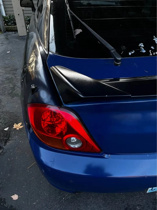 2004 Hyundai Tiburon - Image 5 of 5
