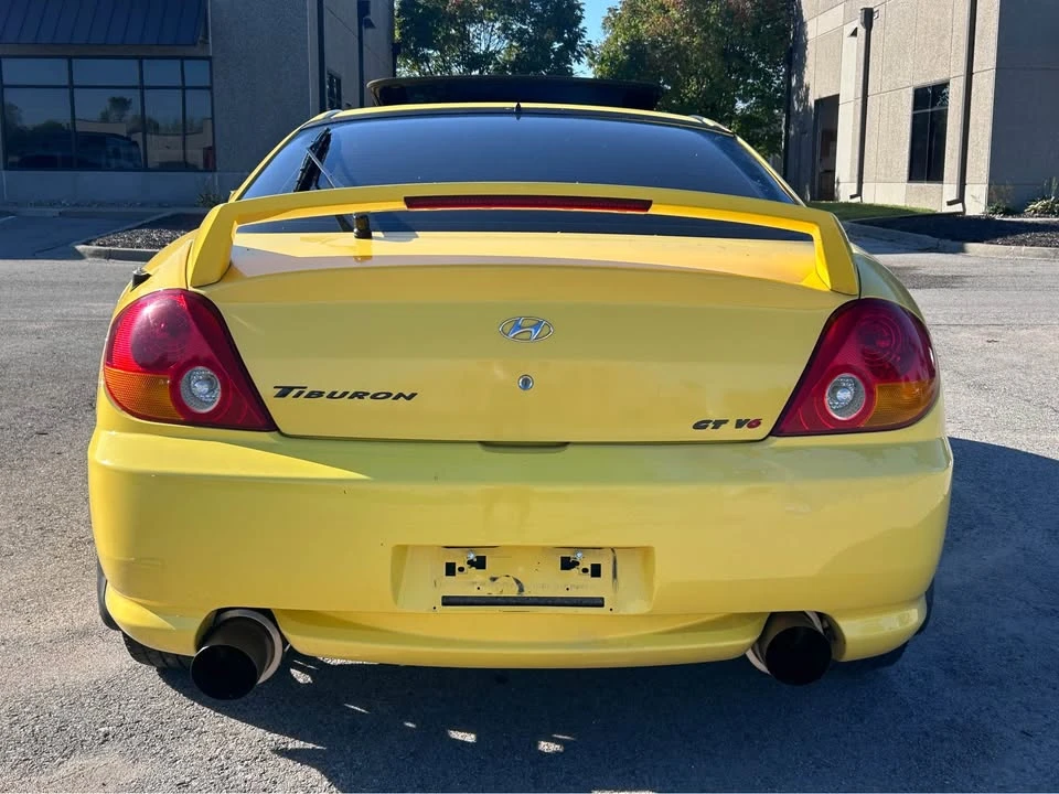 2004 Hyundai Tiburon - Image 5 of 17