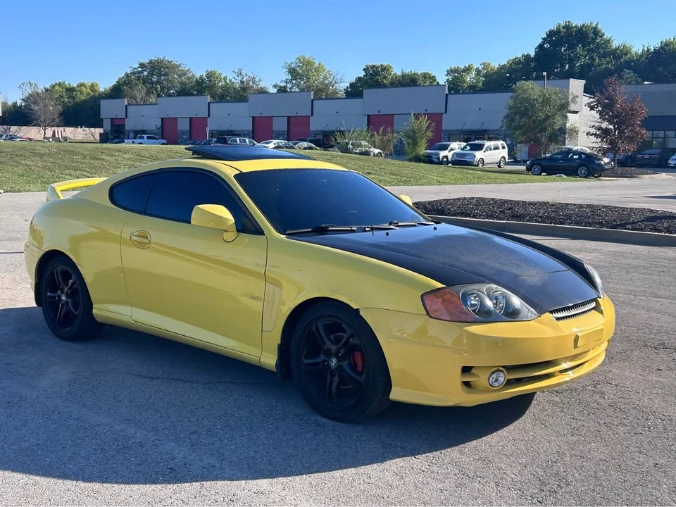 2004 Hyundai Tiburon - Image 3 of 17