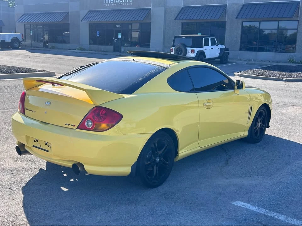 2004 Hyundai Tiburon - Image 4 of 17