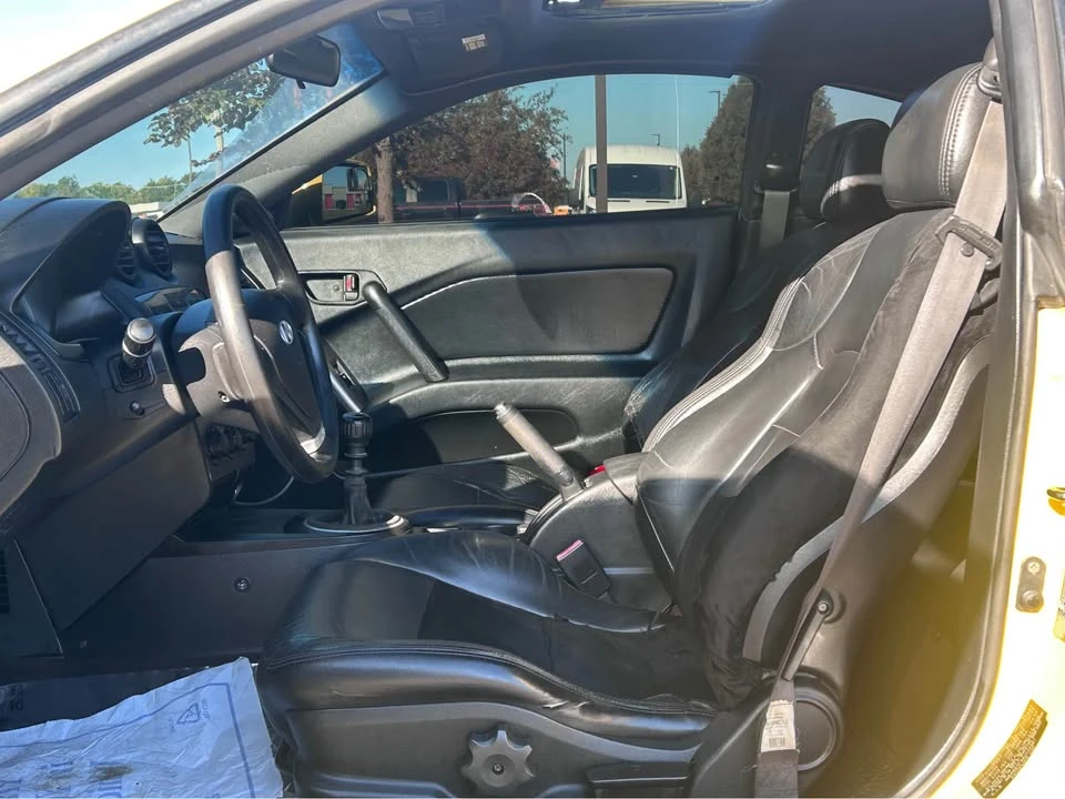 2004 Hyundai Tiburon - Image 8 of 17