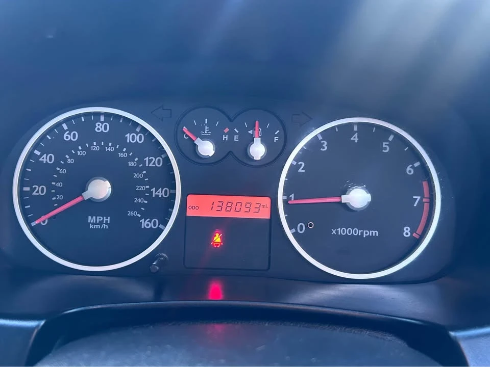 2004 Hyundai Tiburon - Image 10 of 17