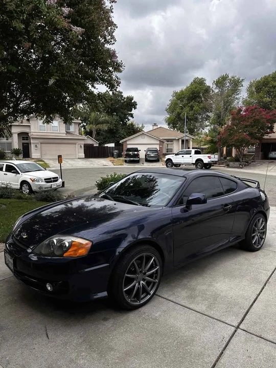 2004 Hyundai Tiburon - Image 6 of 8
