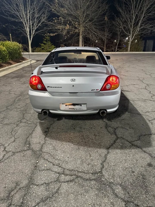 2004 Hyundai Tiburon - Image 5 of 11