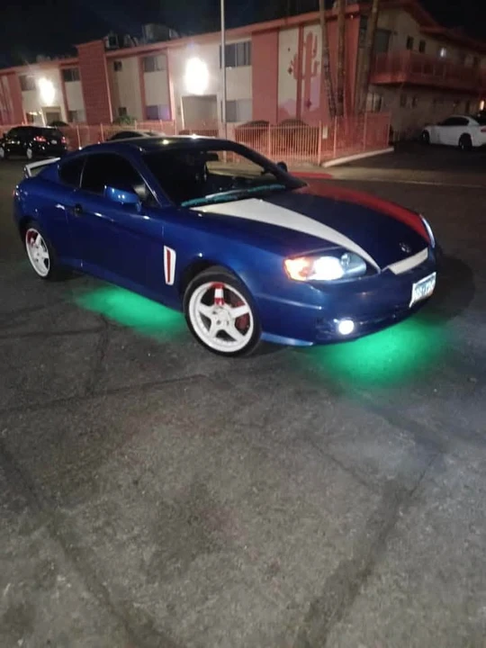 2004 Hyundai Tiburon - Image 8 of 10