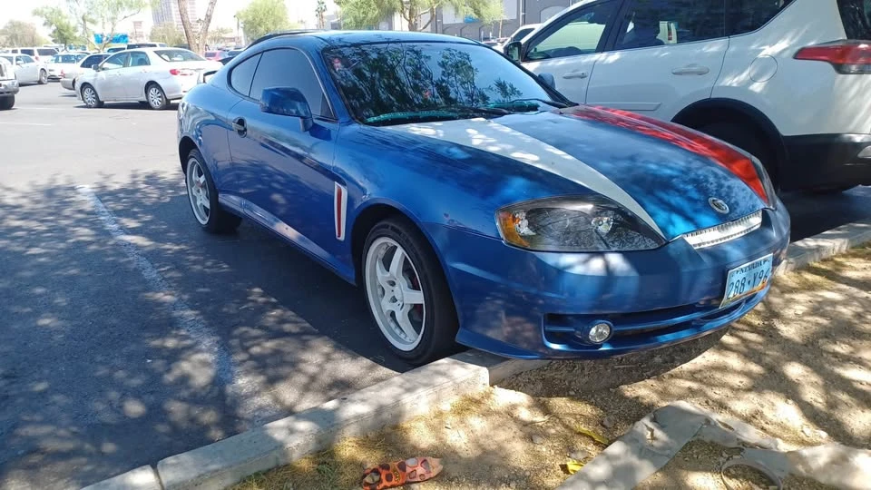 2004 Hyundai Tiburon - Image 4 of 10