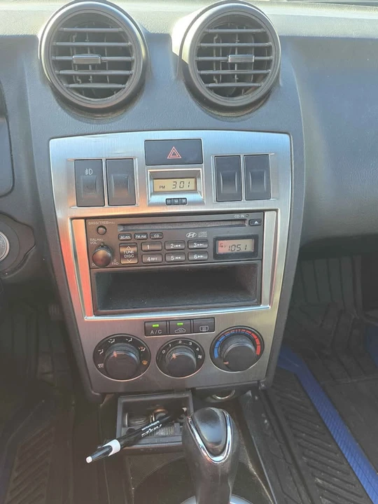 2004 Hyundai Tiburon - Image 8 of 8
