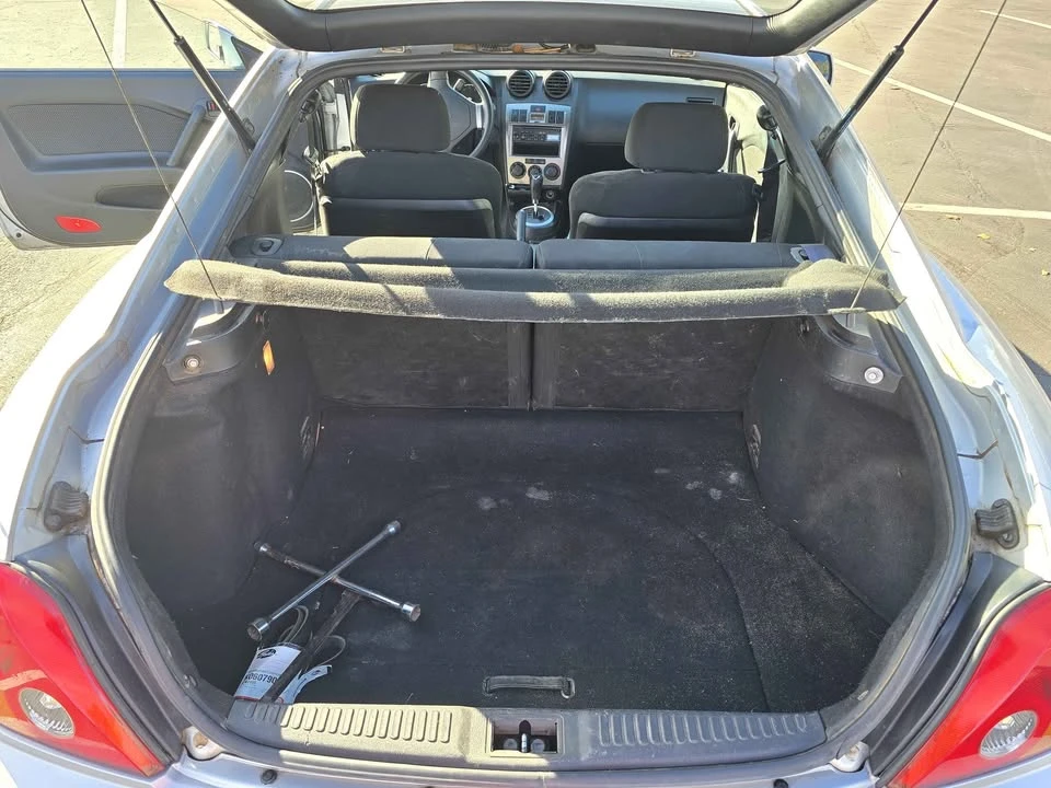 2004 Hyundai Tiburon - Image 6 of 8