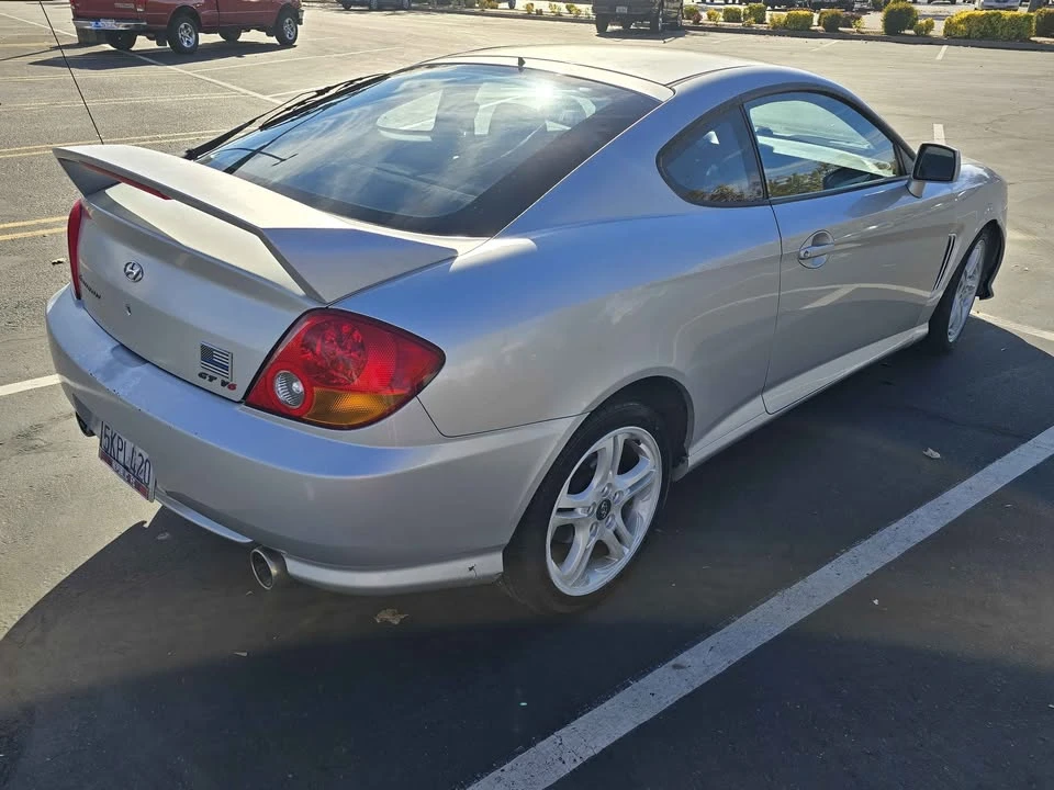 2004 Hyundai Tiburon - Image 2 of 8