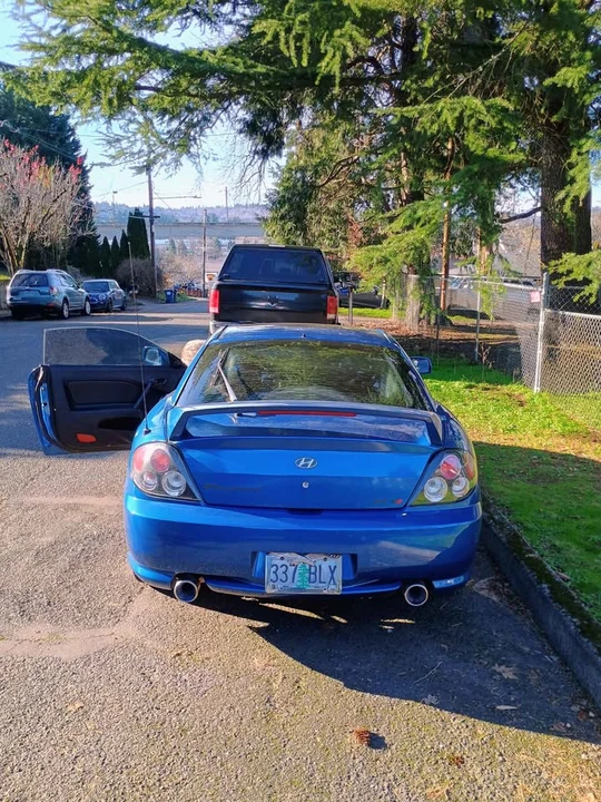 2004 Hyundai Tiburon - Image 2 of 6