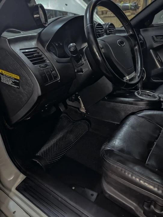 2004 Hyundai Tiburon - Image 17 of 19